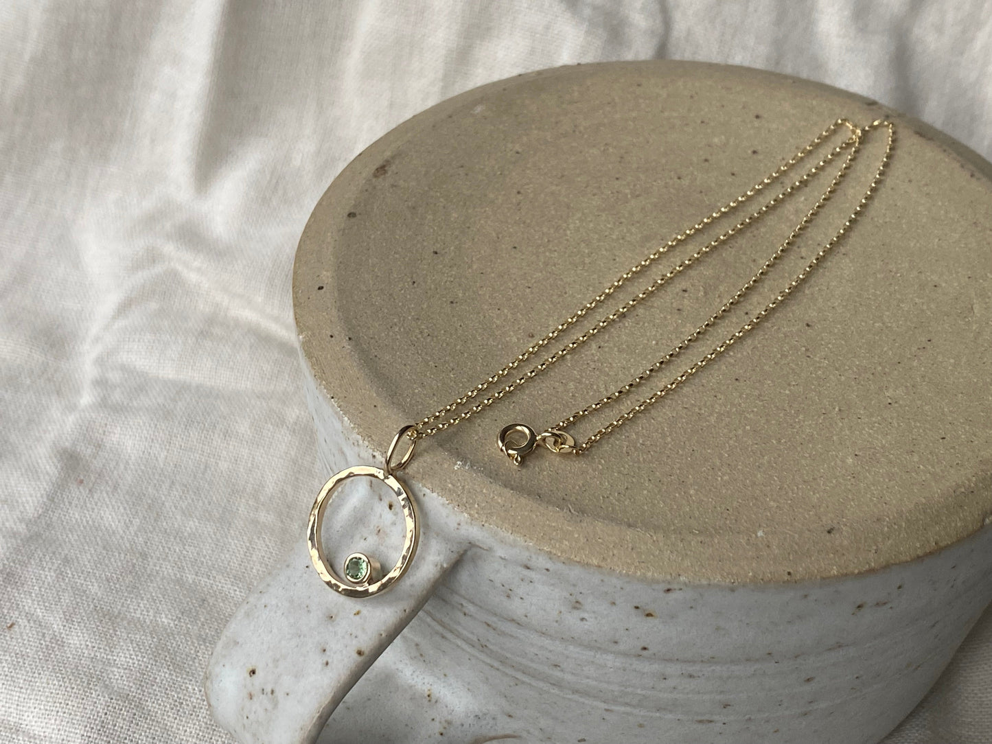 New - Solid 9ct Yellow Gold and Tsavorite Garnet sparkle necklace NM47