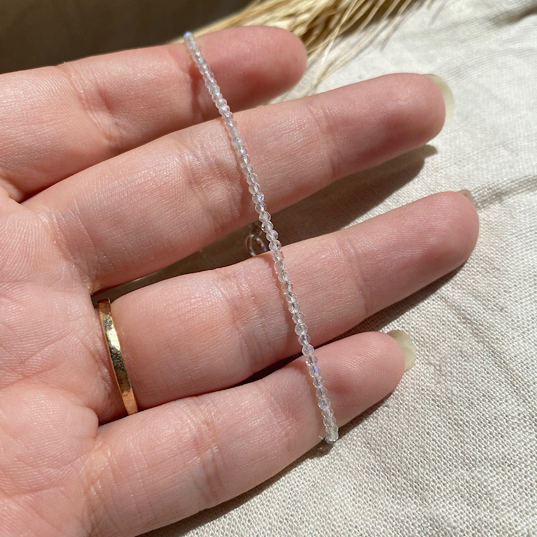 Gemstone beaded bracelet - Moonstone - June alt birthstone NM47