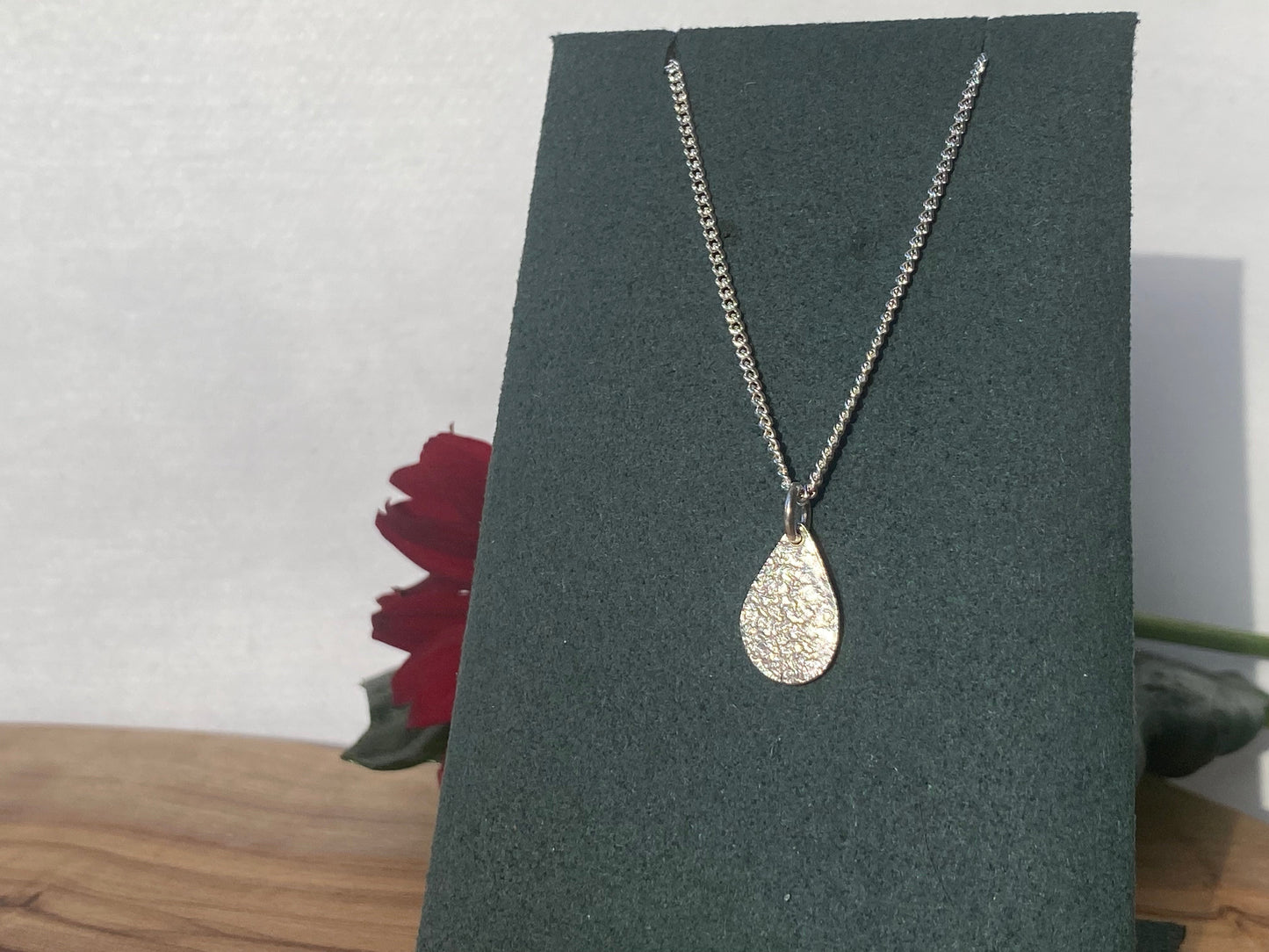 Reticulated silver drop necklace NM47