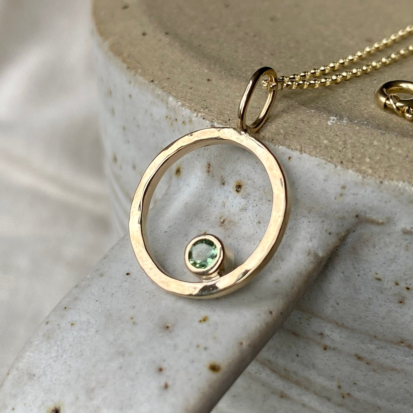 New - Solid 9ct Yellow Gold and Tsavorite Garnet sparkle necklace NM47