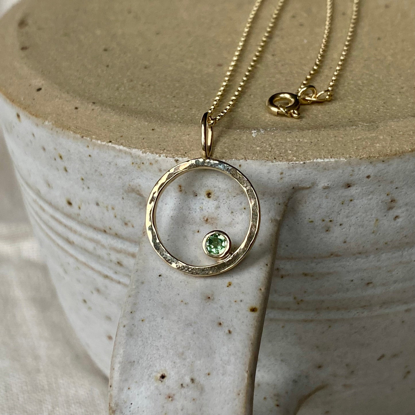 New - Solid 9ct Yellow Gold and Tsavorite Garnet sparkle necklace NM47