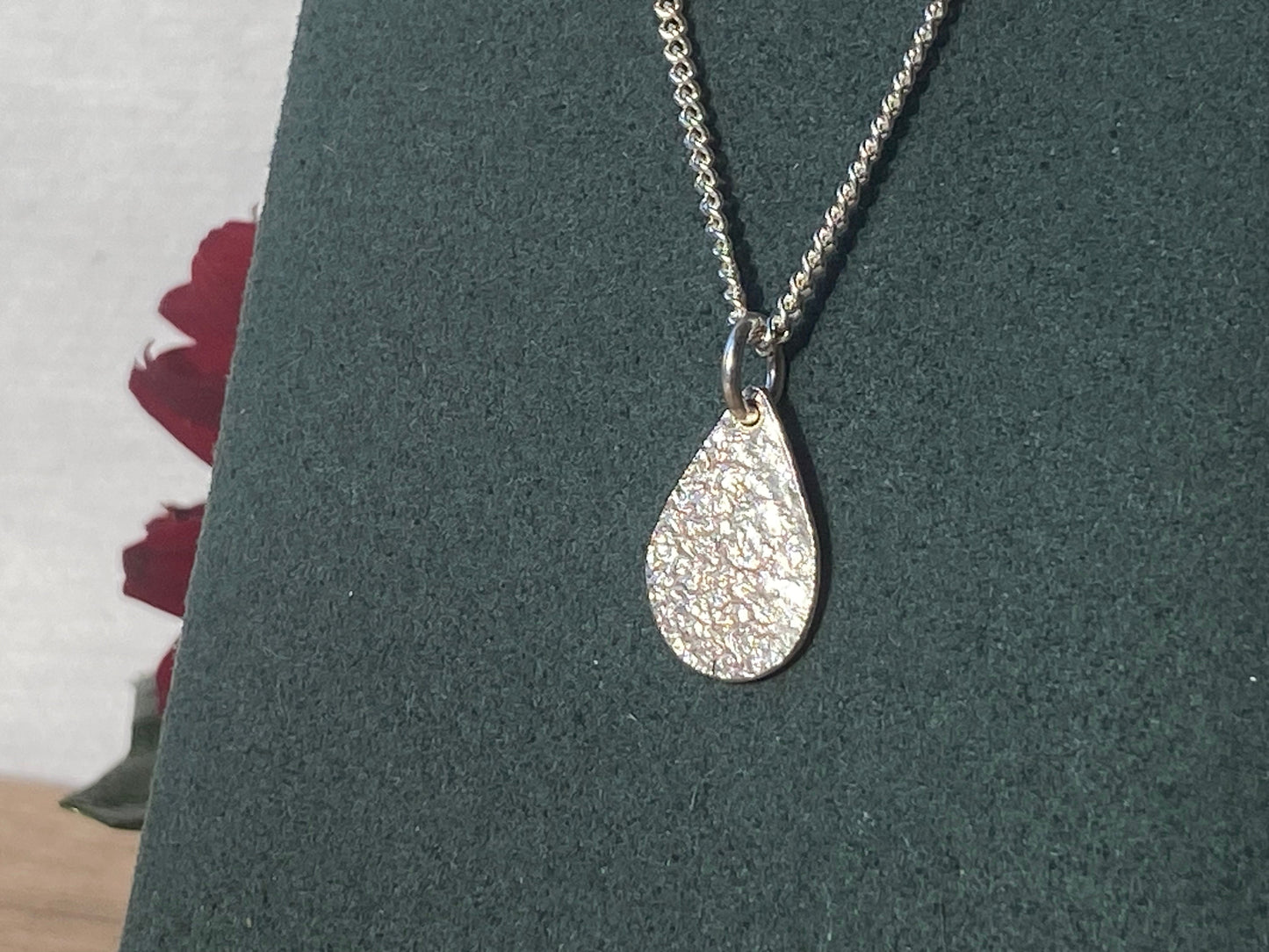 Reticulated silver drop necklace NM47