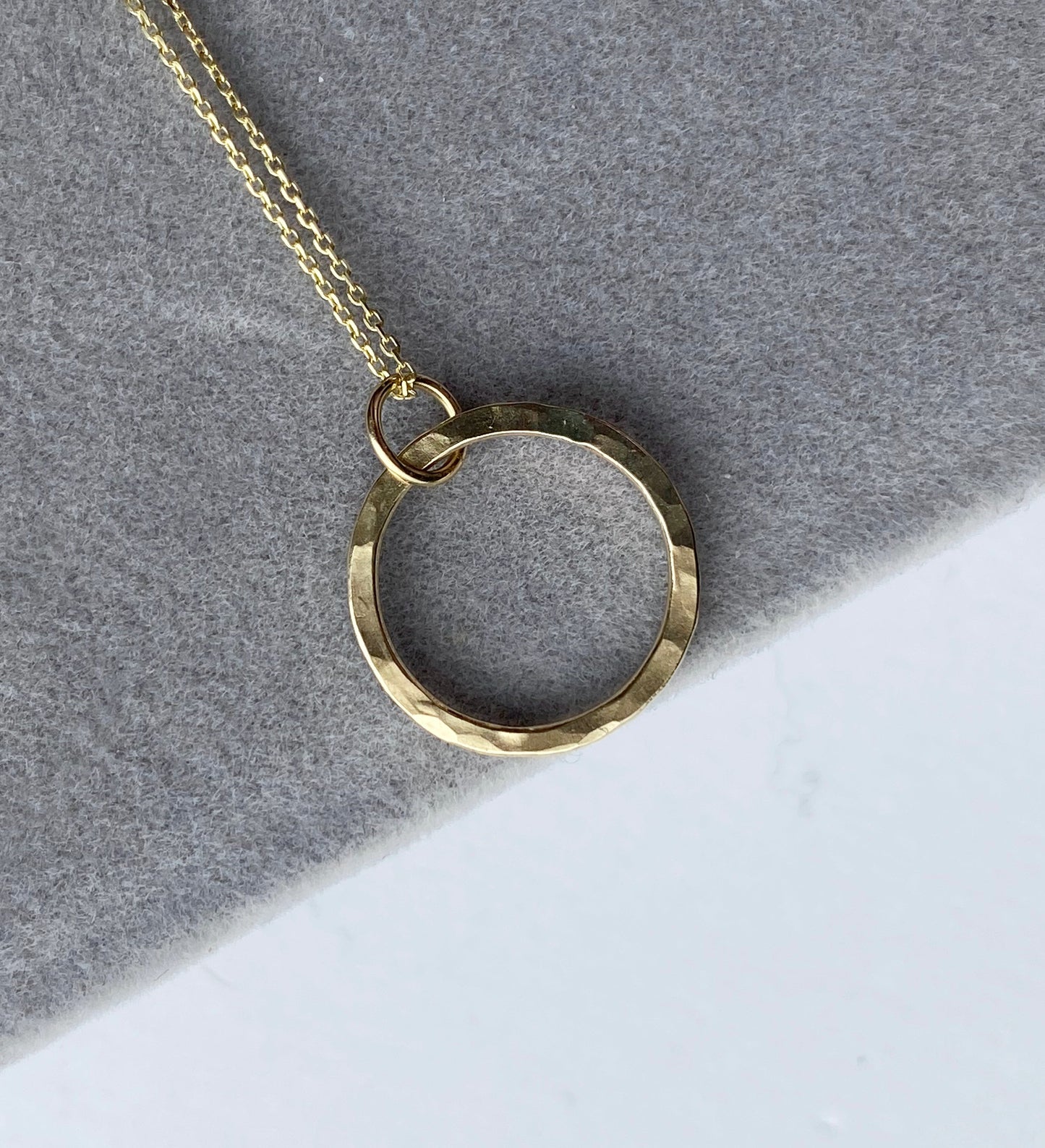 Solid 9ct Yellow Gold Hoop Necklace NM47