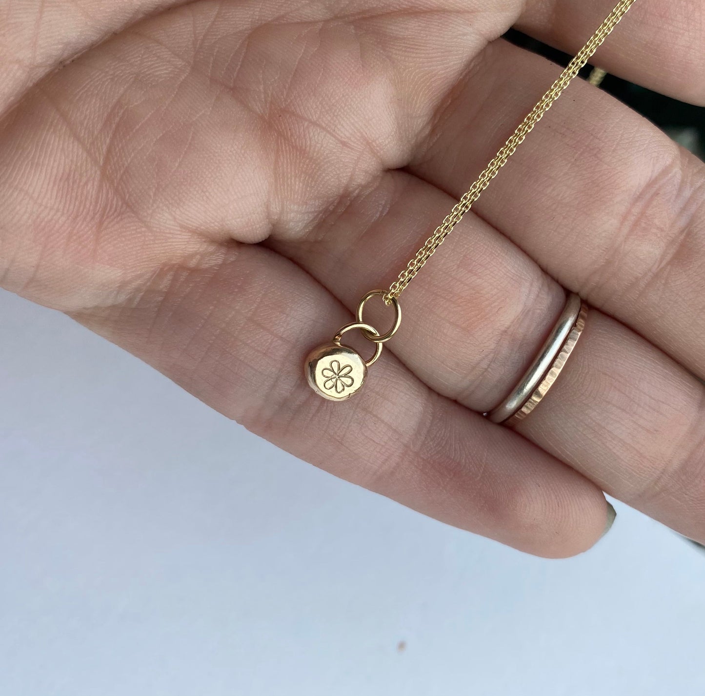 Solid 9ct yellow gold nugget necklace - flower NM47