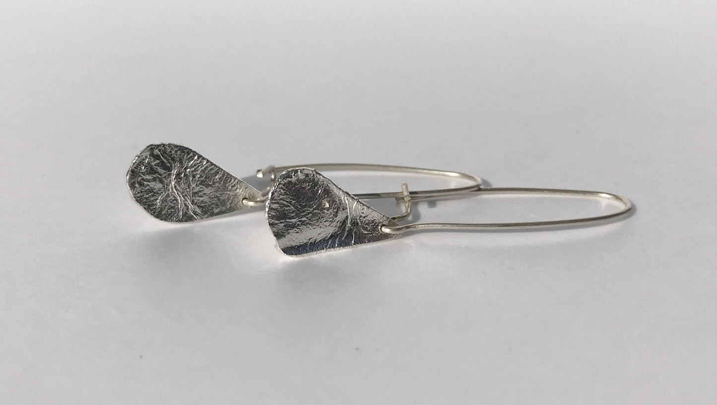 Silver reticulated drop earrings NM47