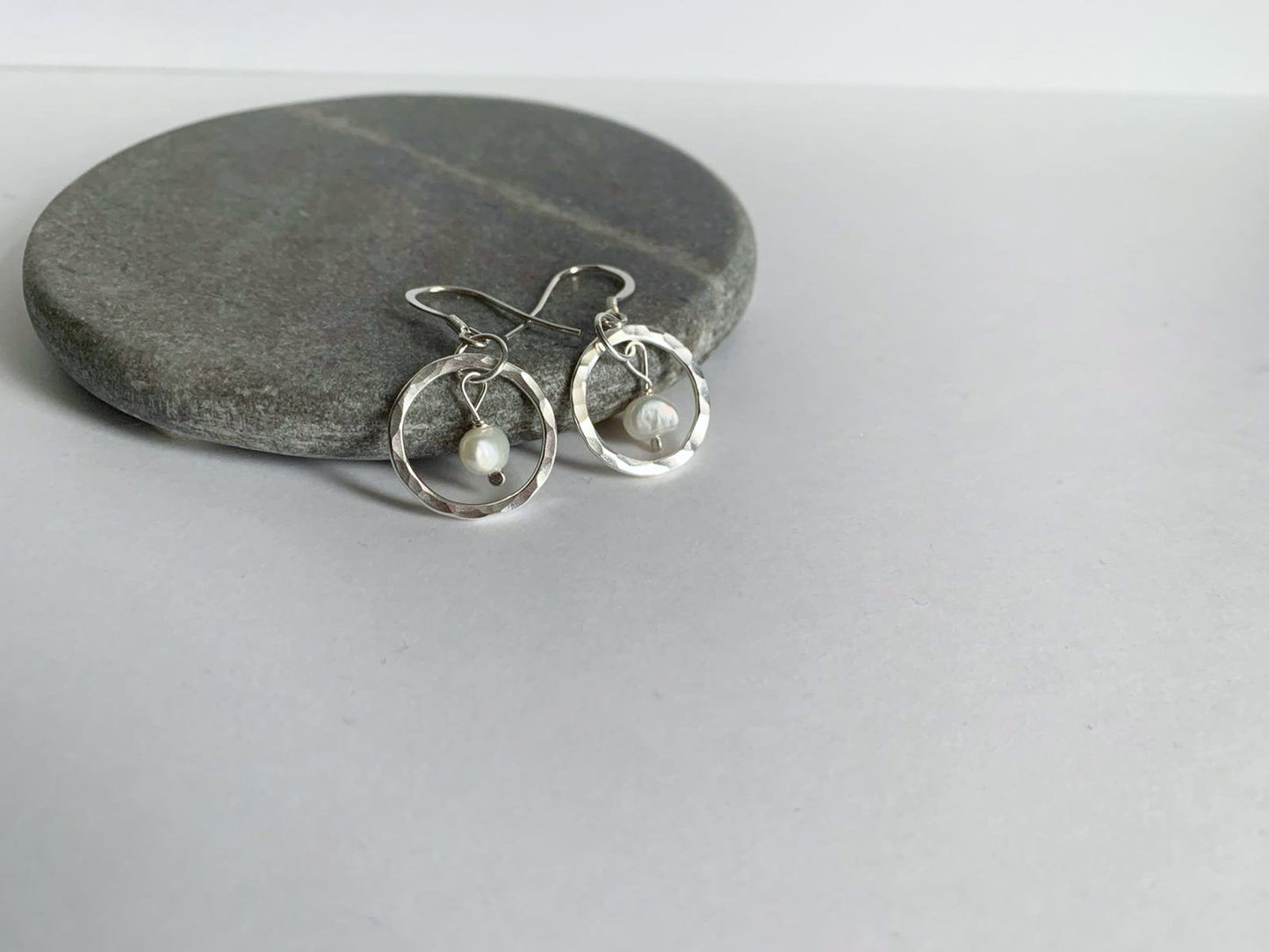 Pearl and silver earrings NM47