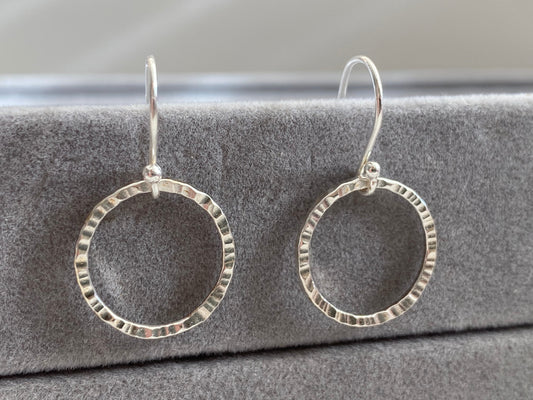 Heavy hammered sterling silver drop NM47