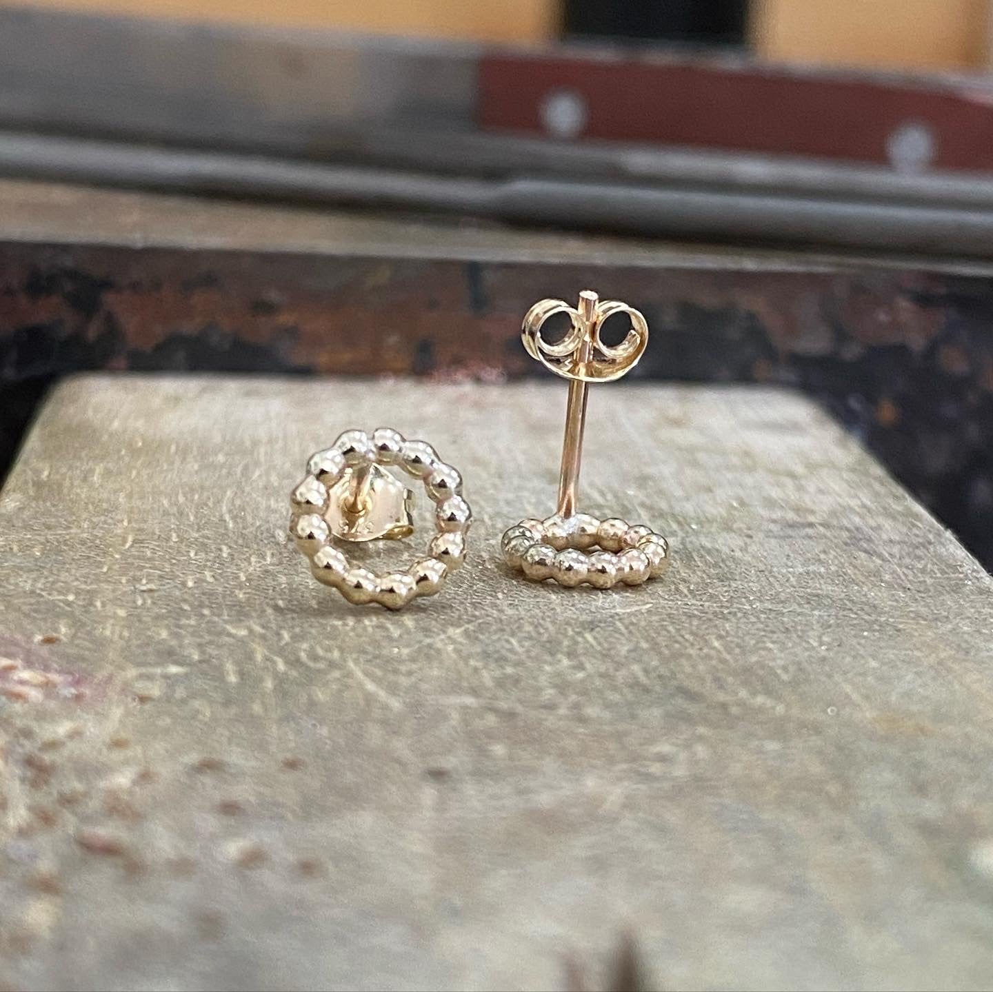 Simple beaded studs - flowery NM47