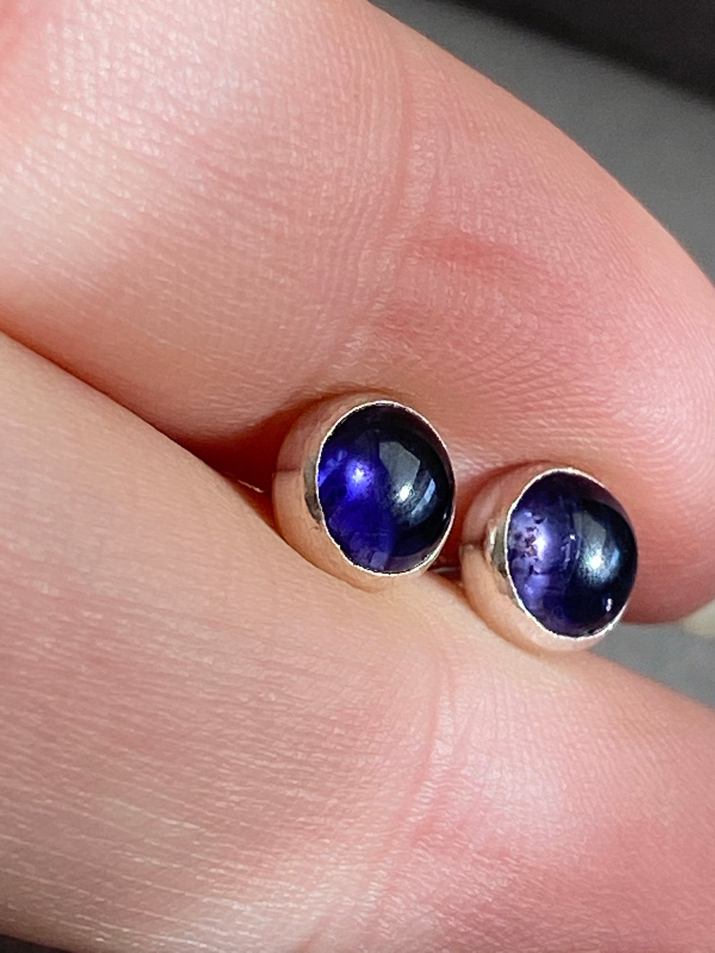 Iolite studs NM47