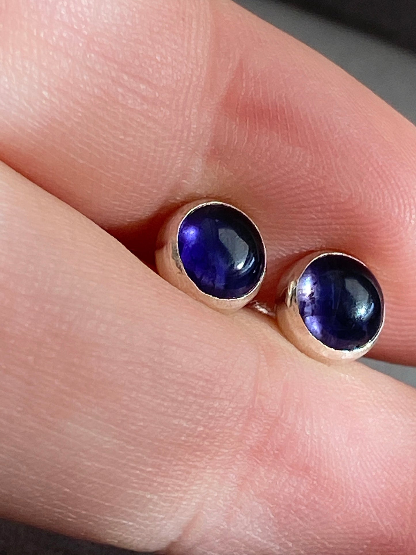 Iolite studs NM47