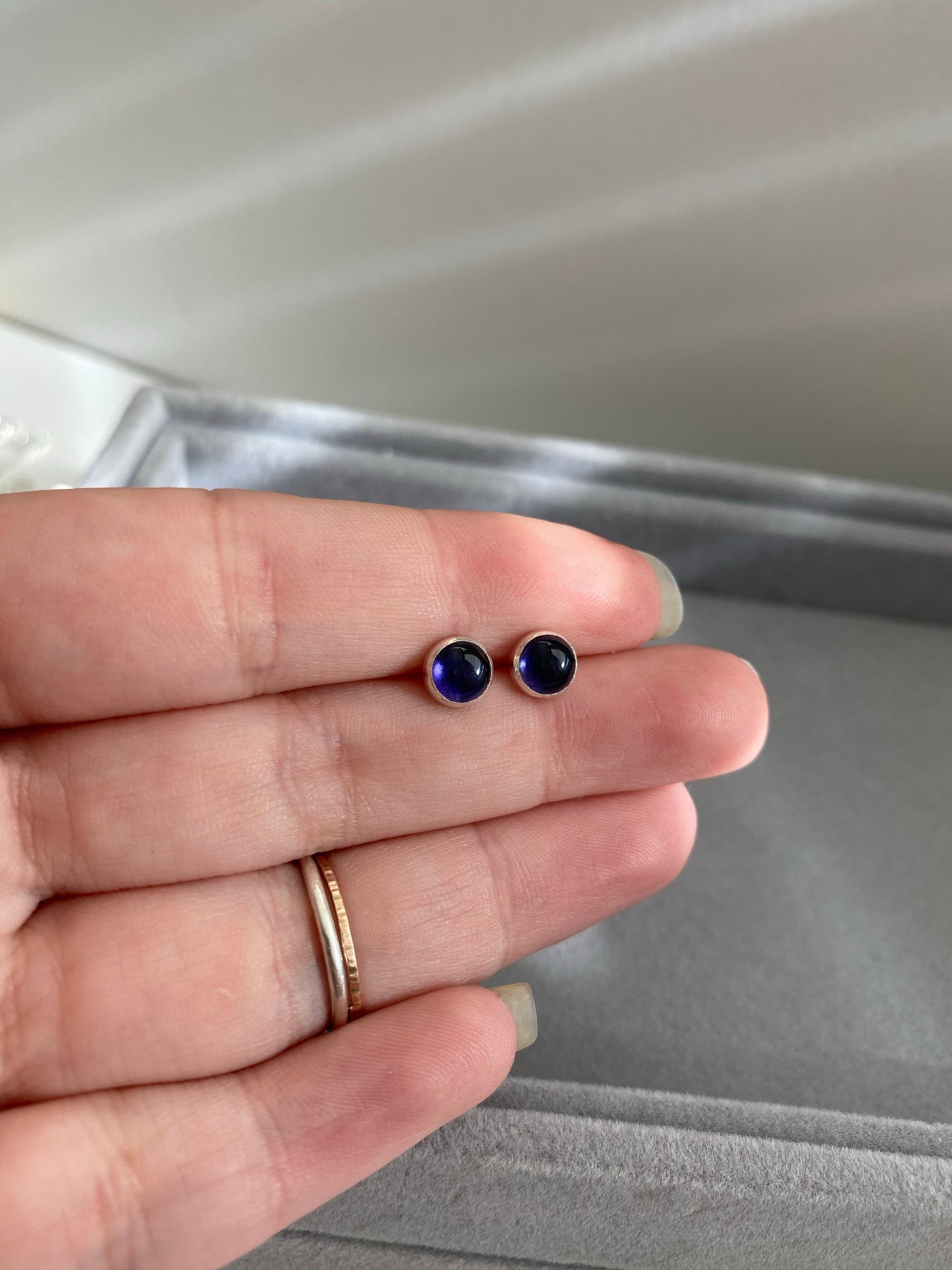 Iolite studs NM47