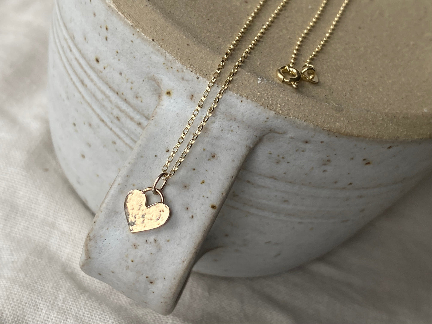 New - Solid 9ct Yellow Gold heart pendant NM47