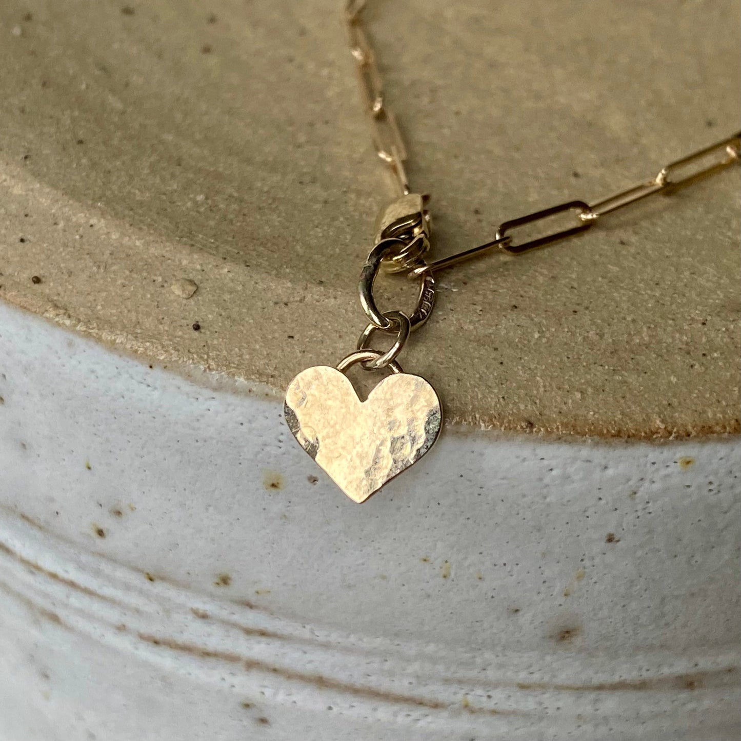 New - Solid 9ct Yellow Gold heart bracelet NM47
