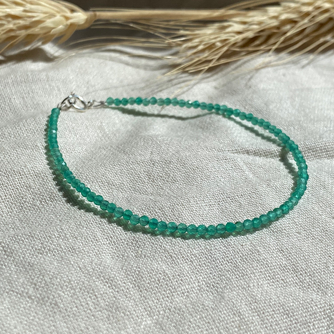 Gemstone beaded bracelet- Green Onyx - July alt birthstone NM47