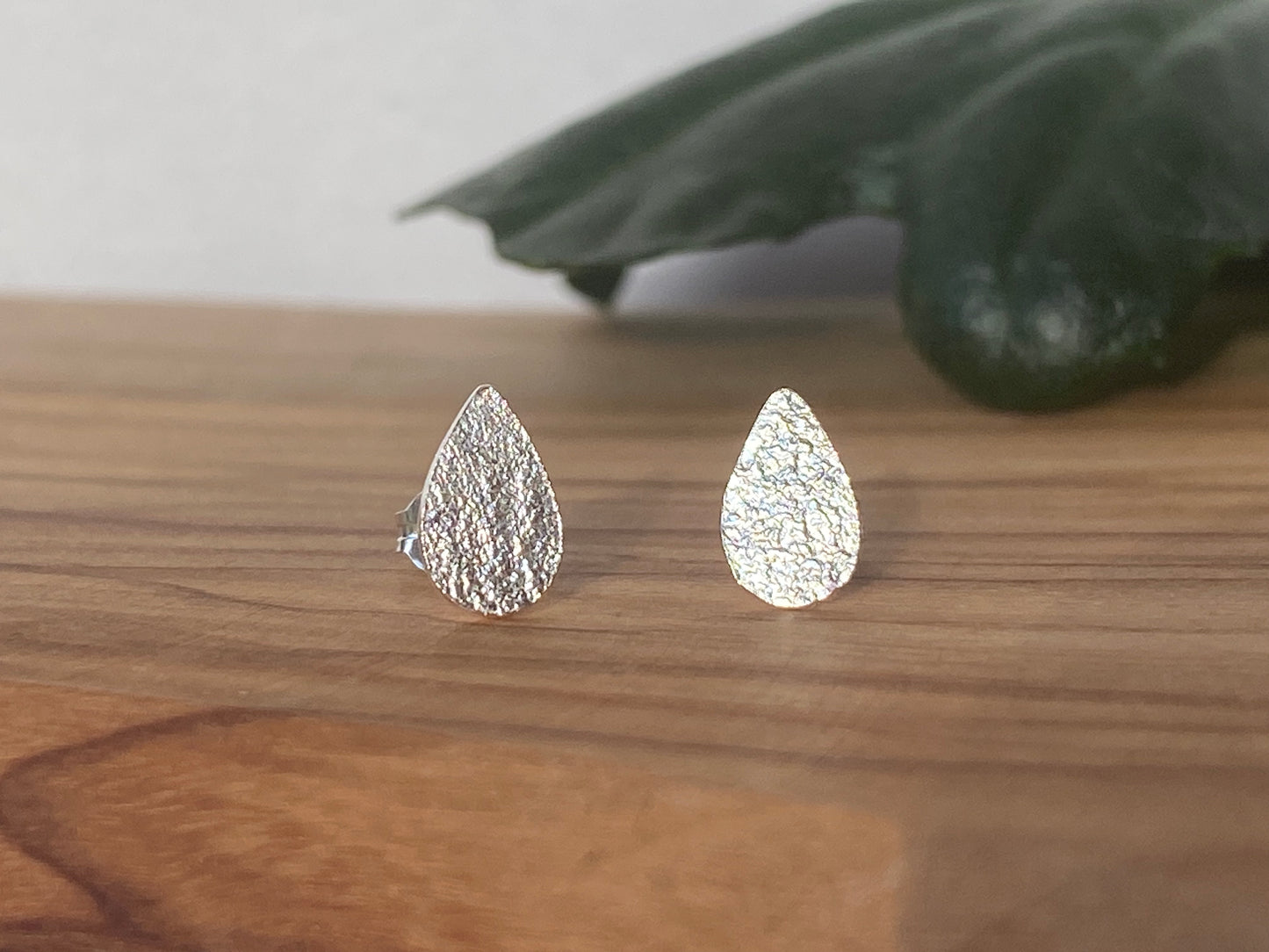 Reticulated silver drop studs
