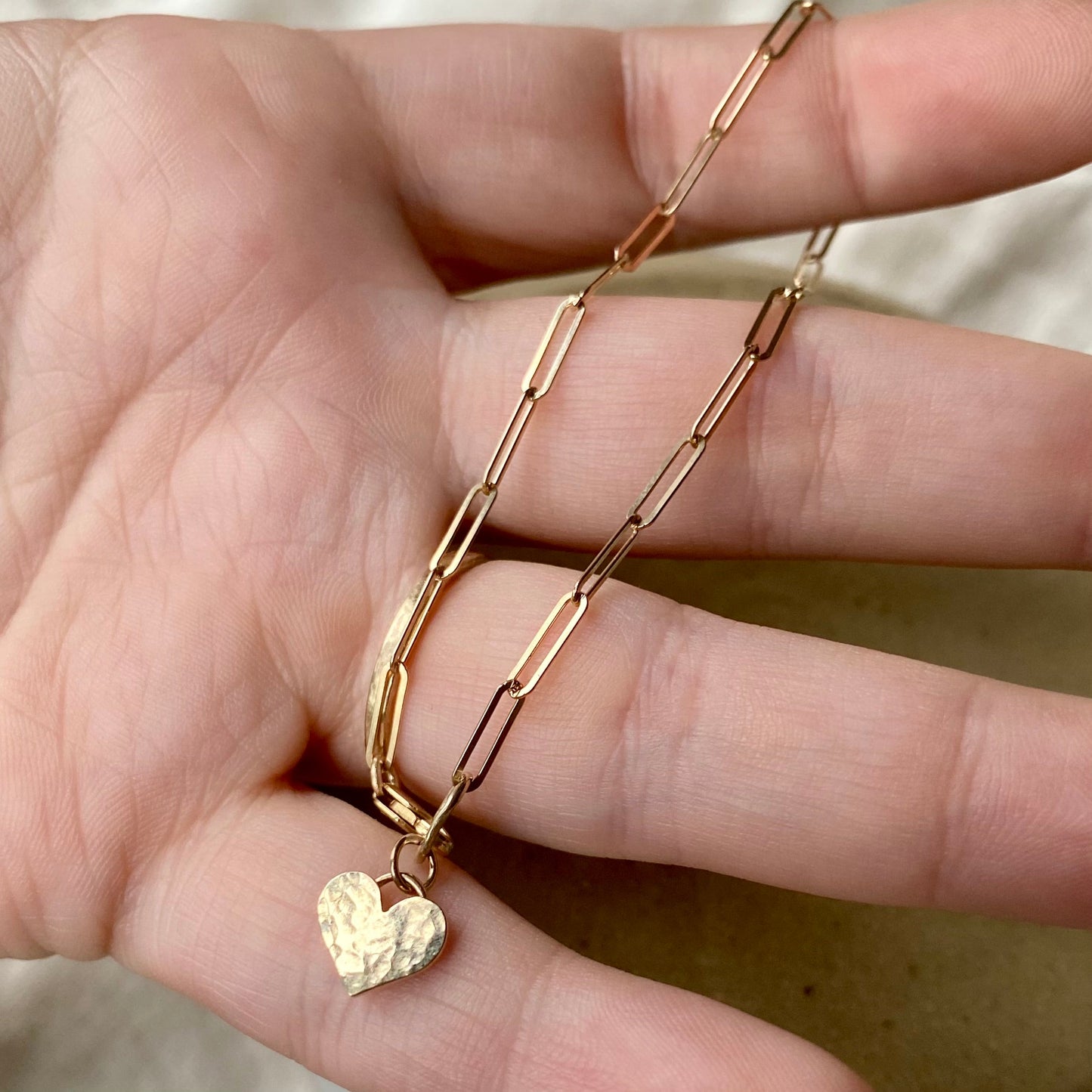 New - Solid 9ct Yellow Gold heart bracelet NM47