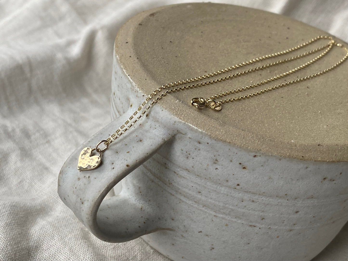 New - Solid 9ct Yellow Gold heart pendant NM47