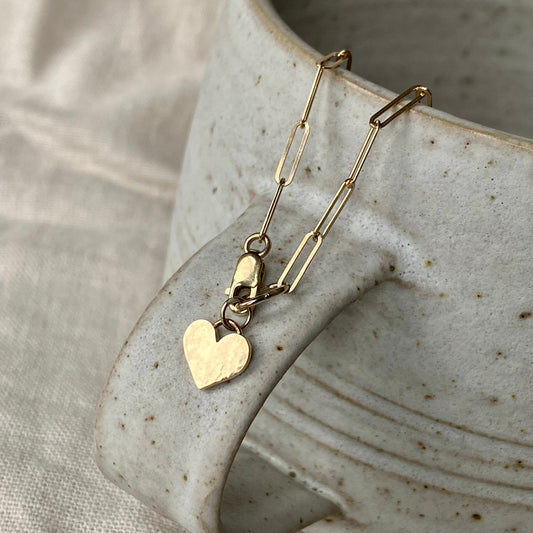 New - Solid 9ct Yellow Gold heart bracelet NM47