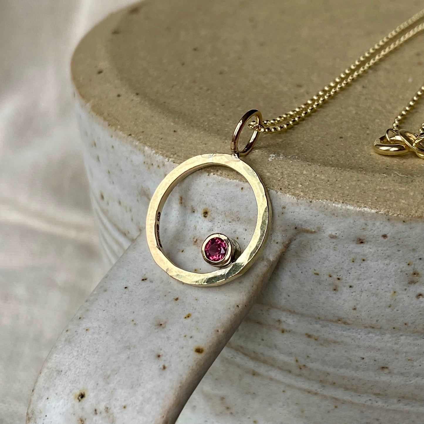New - Solid 9ct Yellow Gold and Rhodilite Garnet sparkle necklace NM47