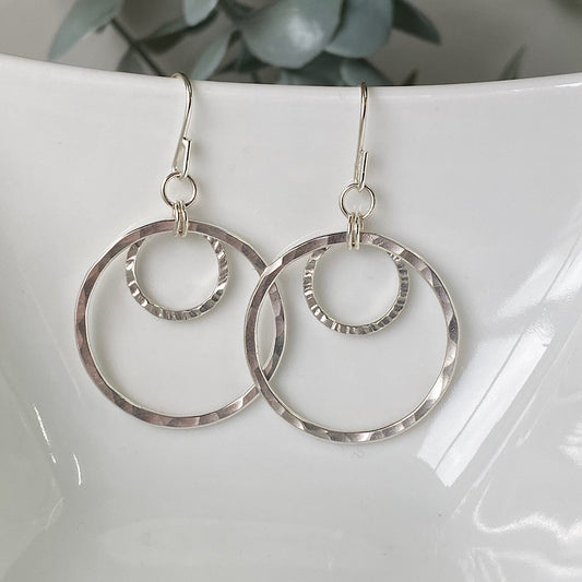 Double hammered circle drop earrings NM47