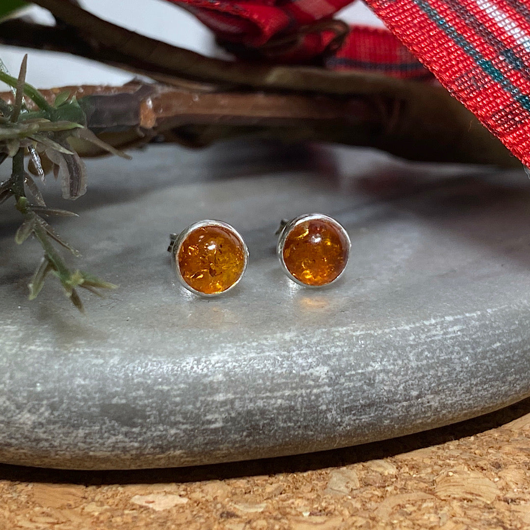 Amber Studs NM47