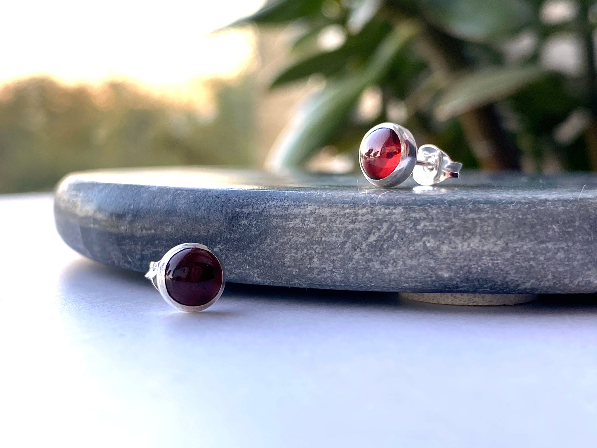 Garnet Studs NM47