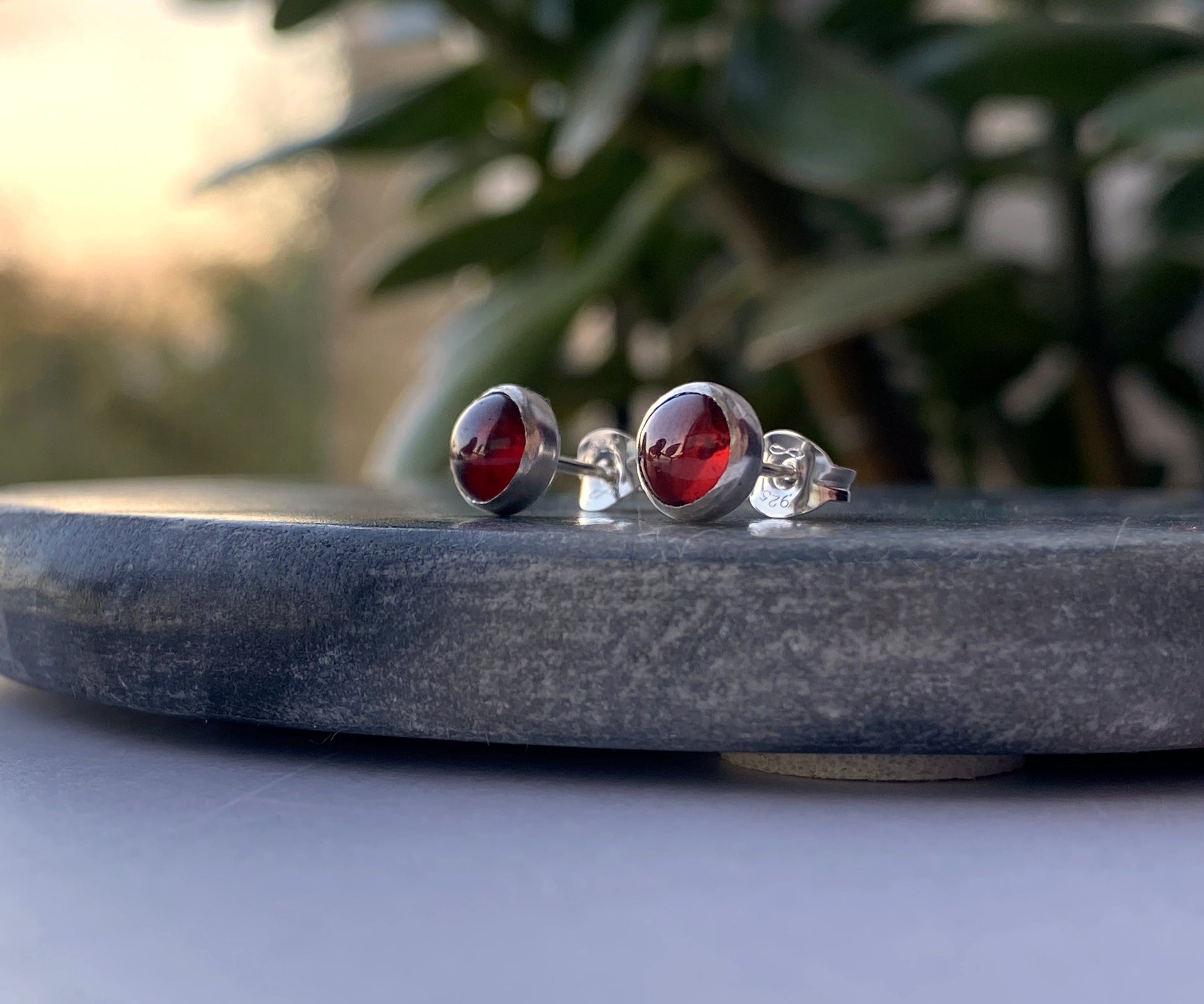 Garnet Studs NM47