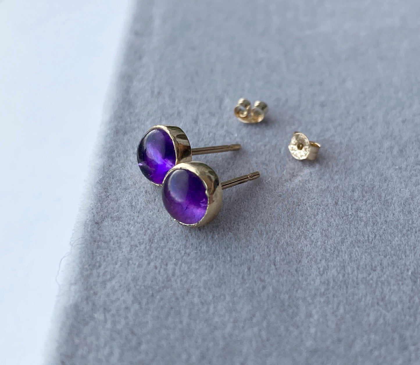 Solid 9ct gold Amethyst studs NM47