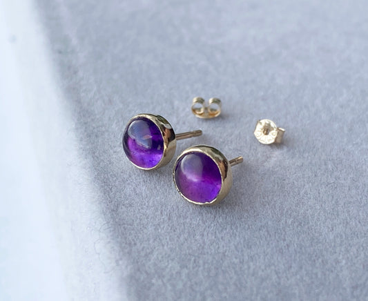Solid 9ct gold Amethyst studs NM47