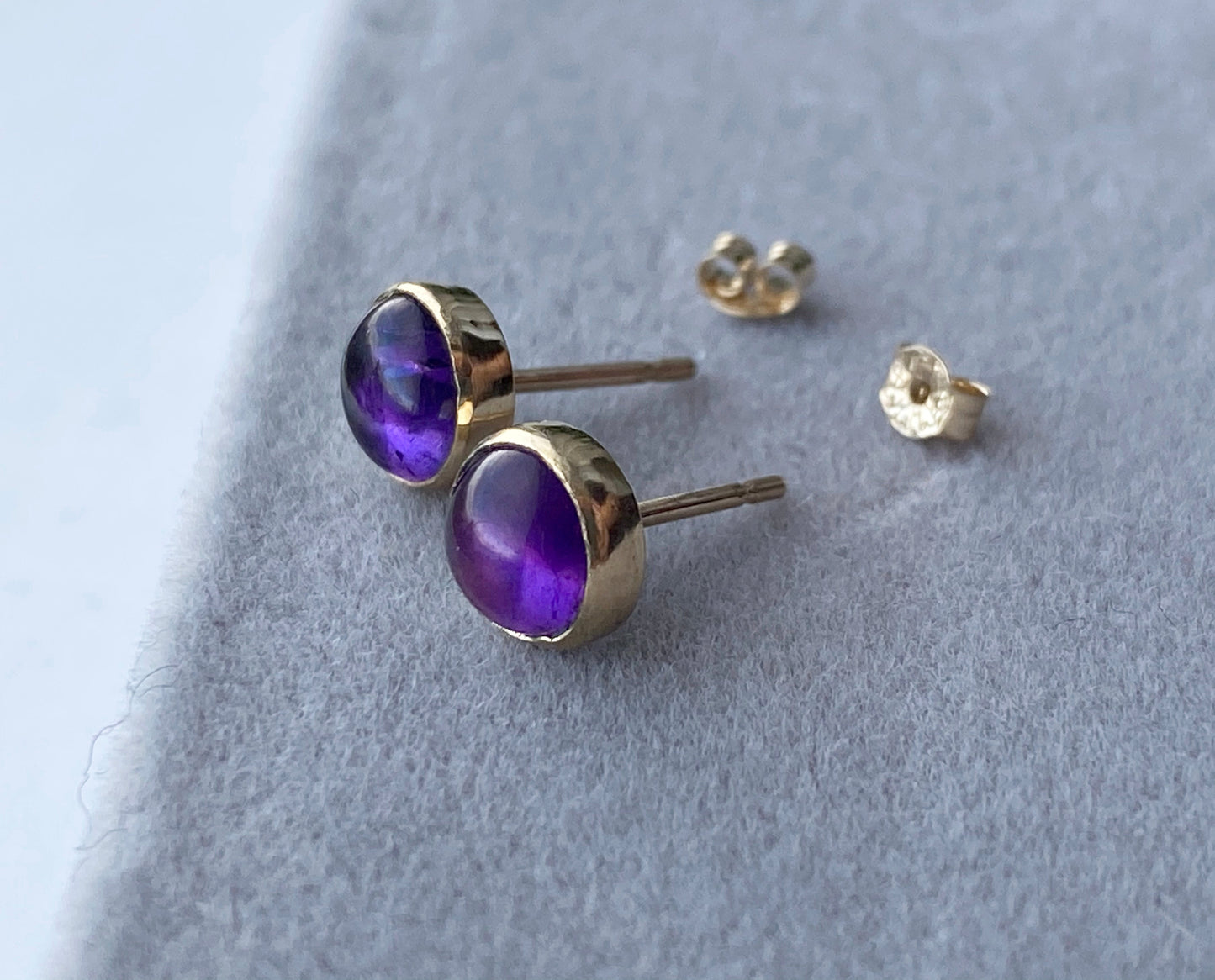 Solid 9ct gold Amethyst studs NM47