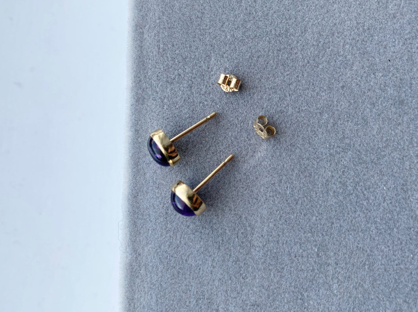 Solid 9ct gold Amethyst studs NM47
