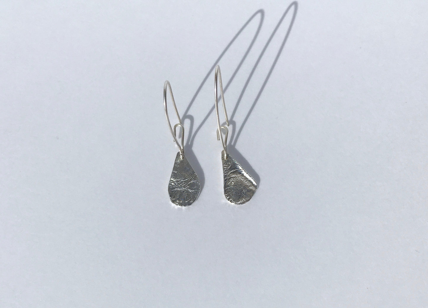 Silver reticulated drop earrings