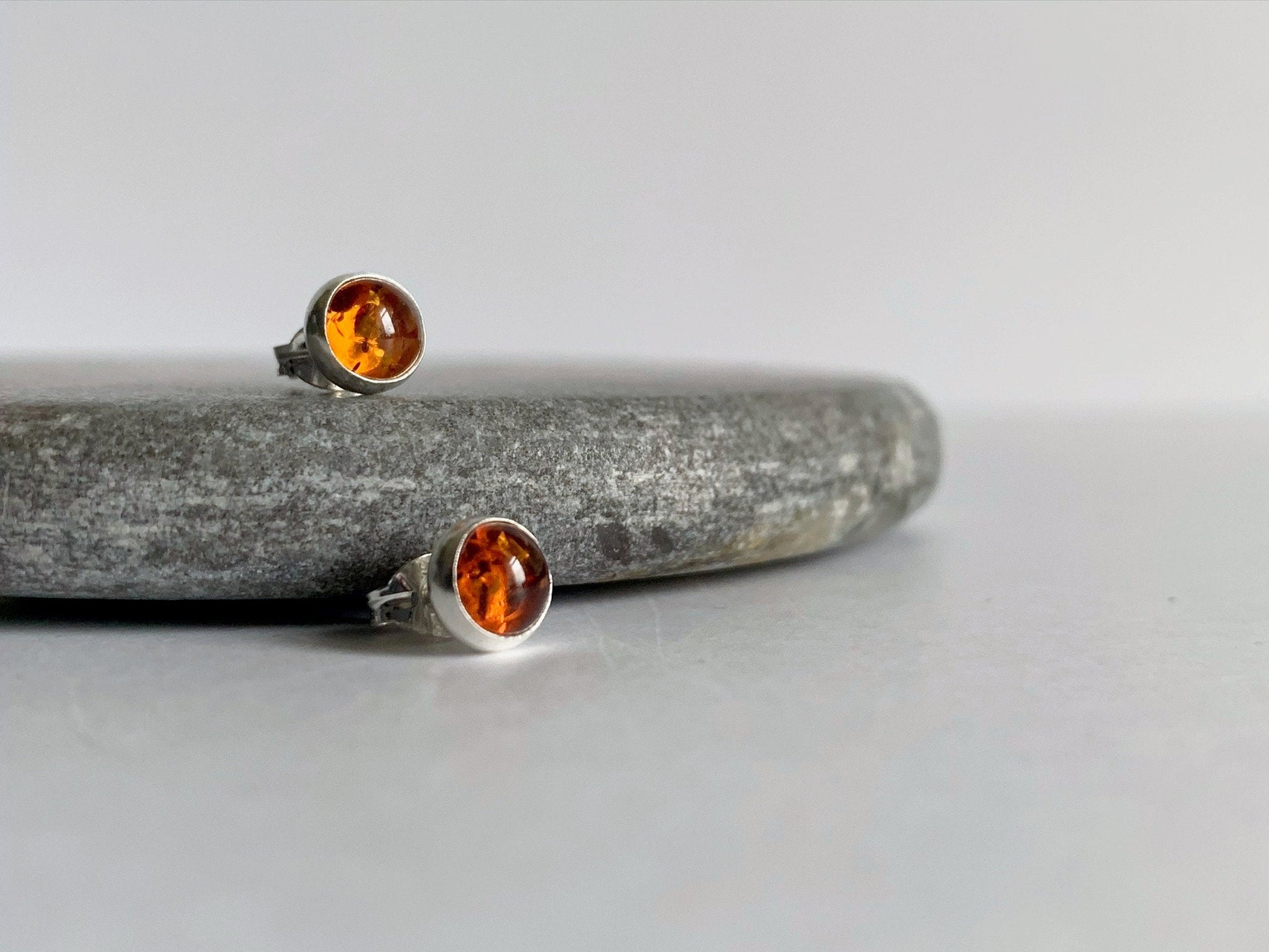 Amber Studs NM47