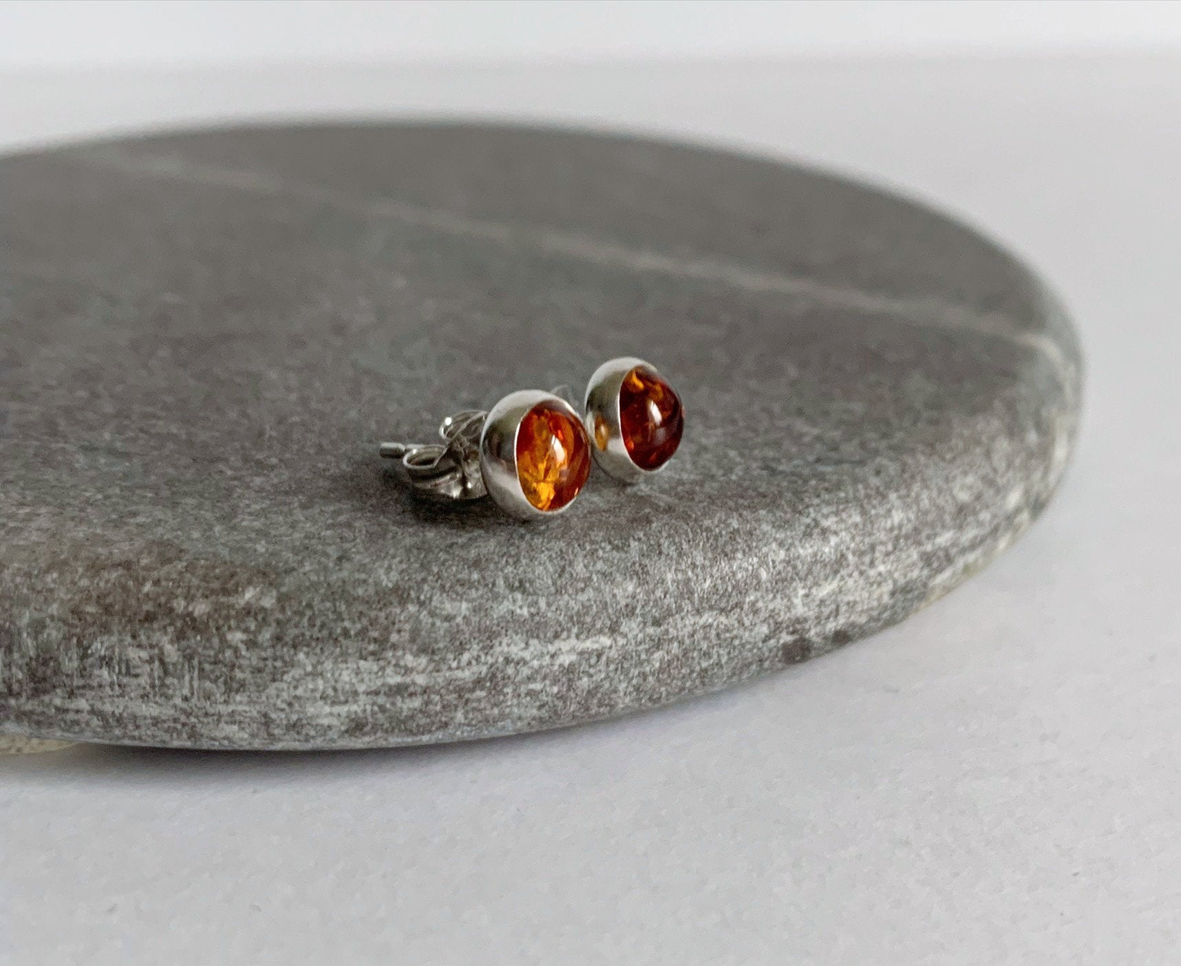 Amber Studs NM47