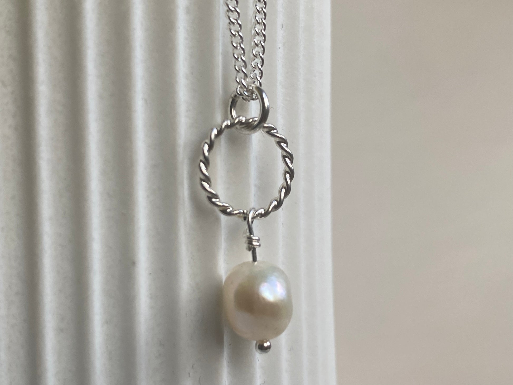White freshwater Pearl necklace NM47