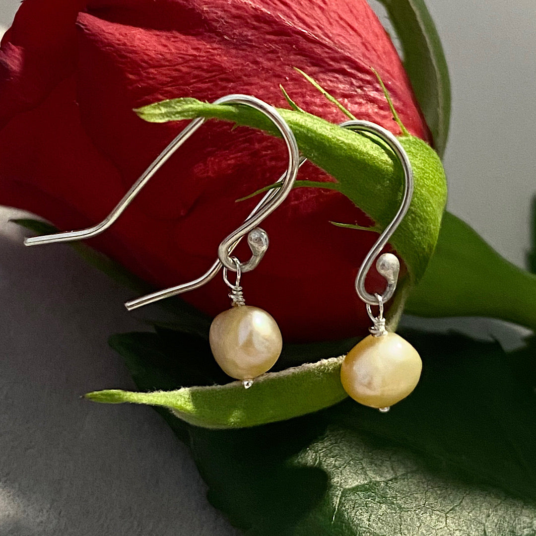 Peach Pearl earrings