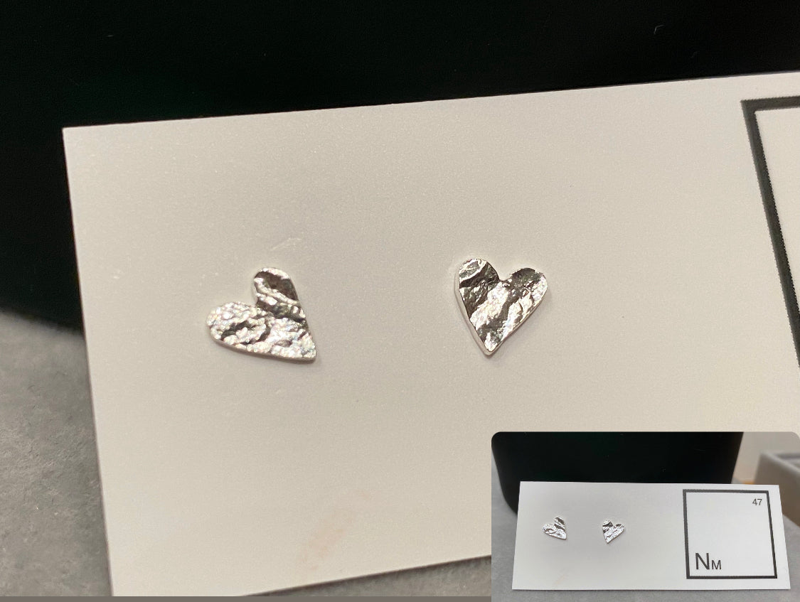 Love heart stud NM47