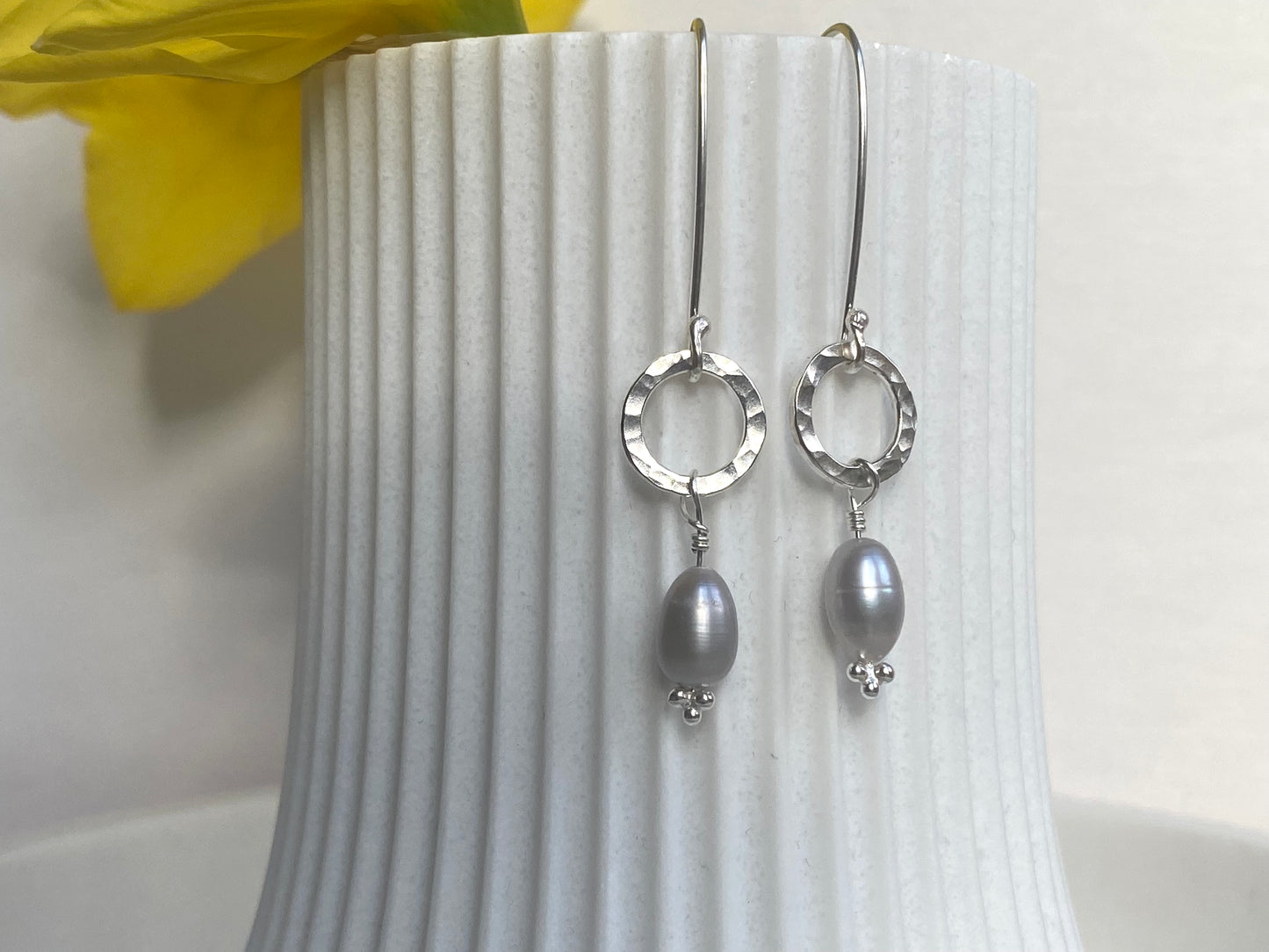 Limited piece - Grey pearl earrings