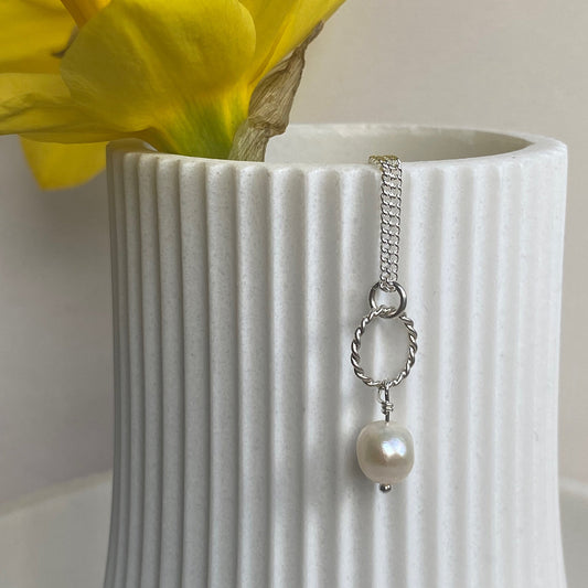 White freshwater Pearl necklace NM47