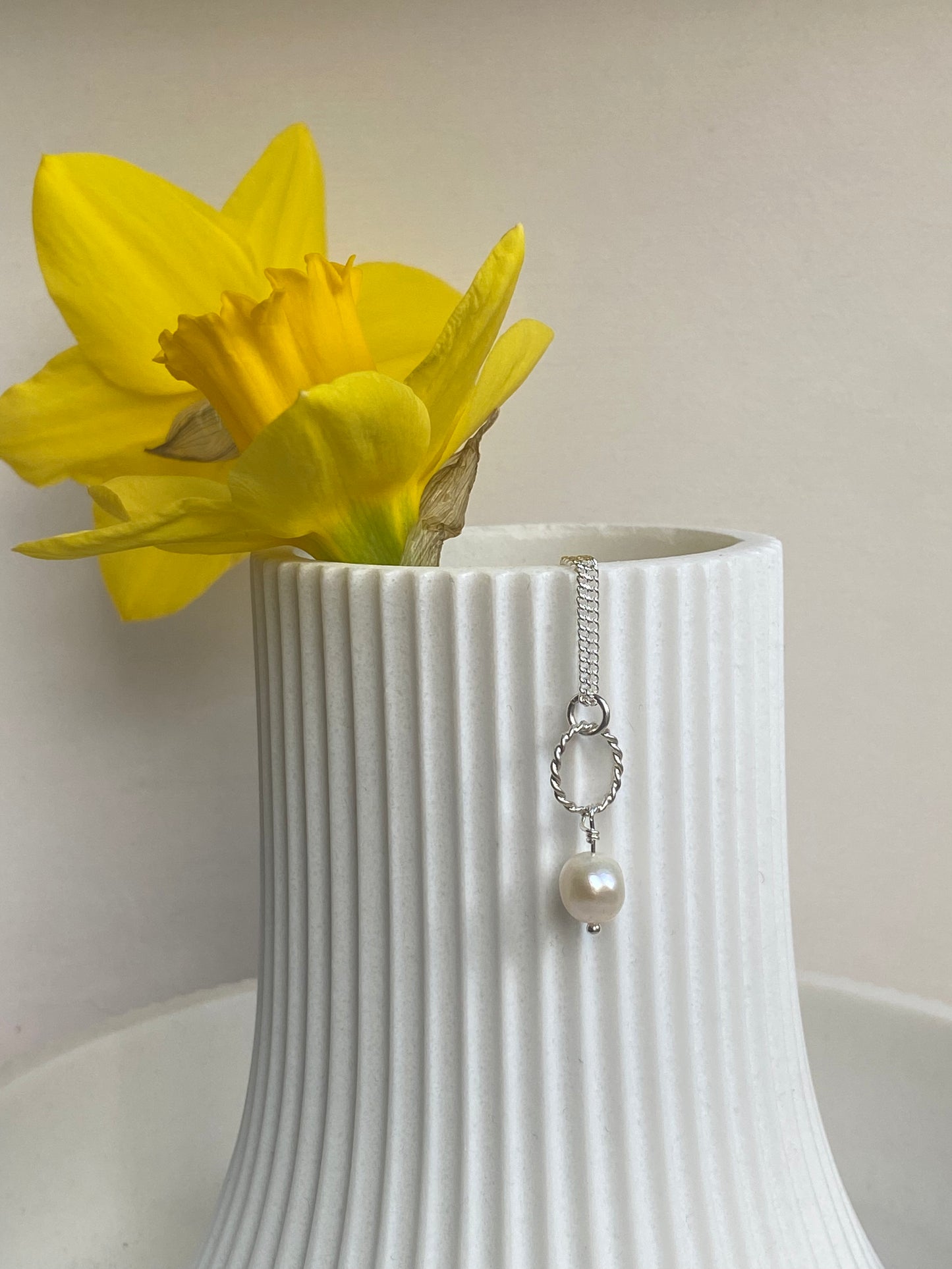 White freshwater Pearl necklace NM47
