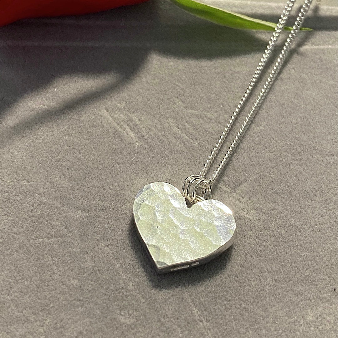 Solid heart necklace NM47