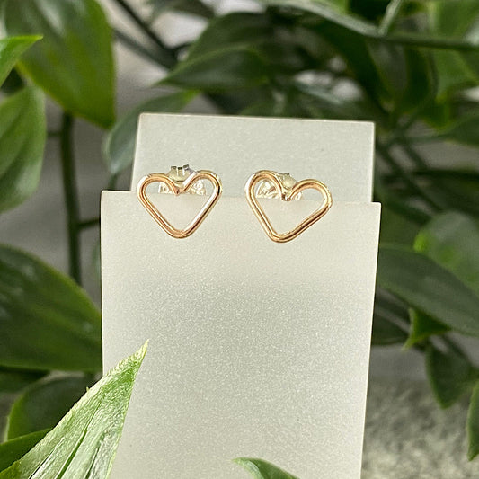 9ct Yellow Gold Wire heart stud earrings