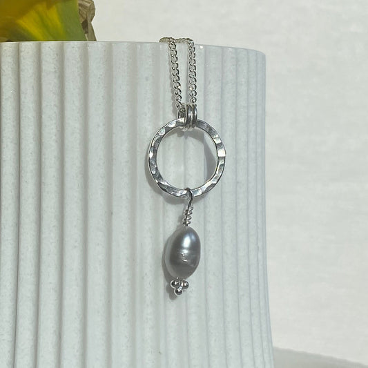 Limited piece- Grey pearl necklace