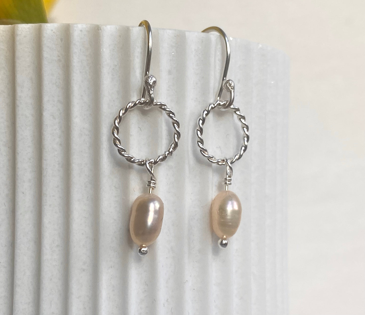 Dusty pink Pearl earrings