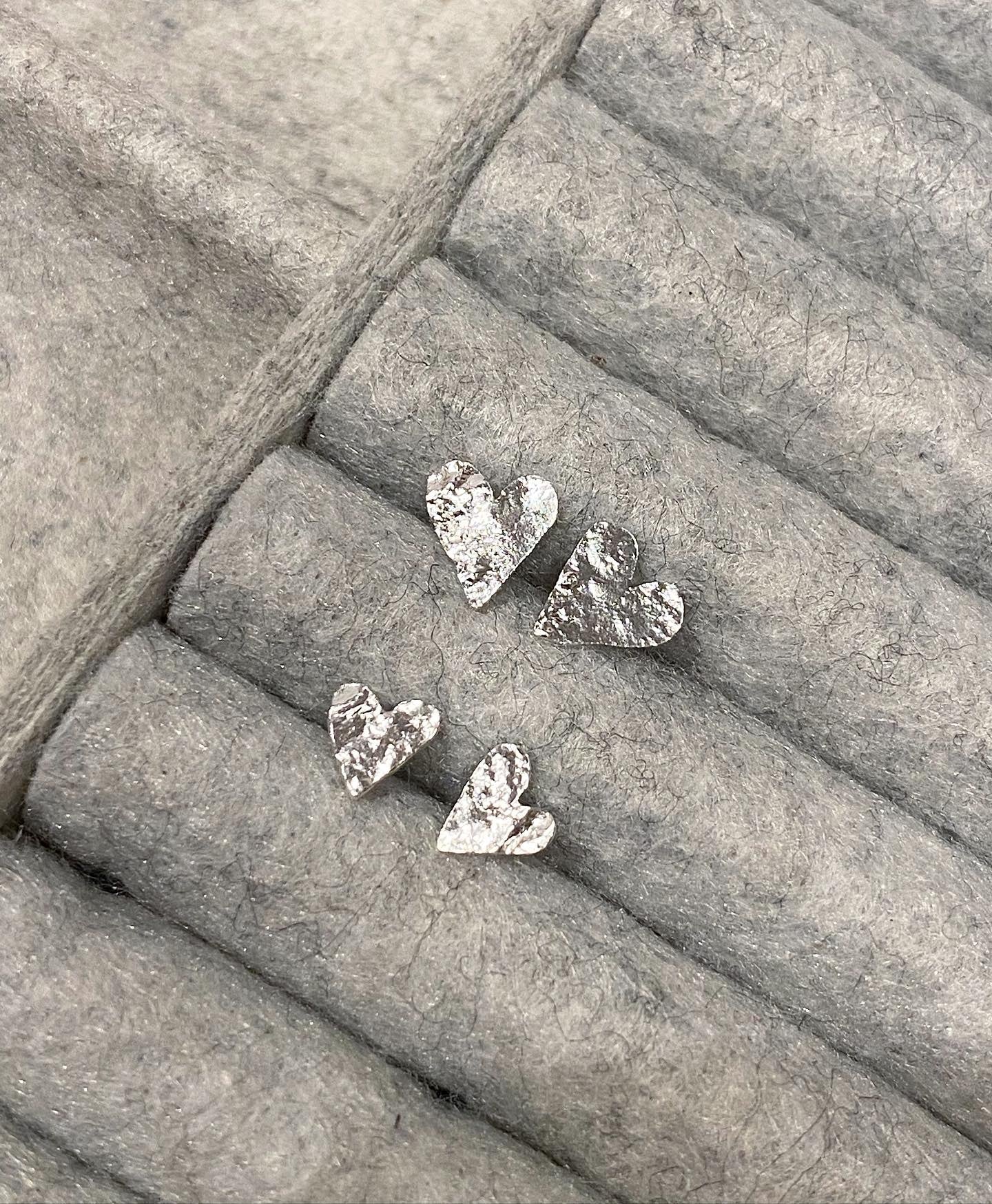 Love heart stud NM47
