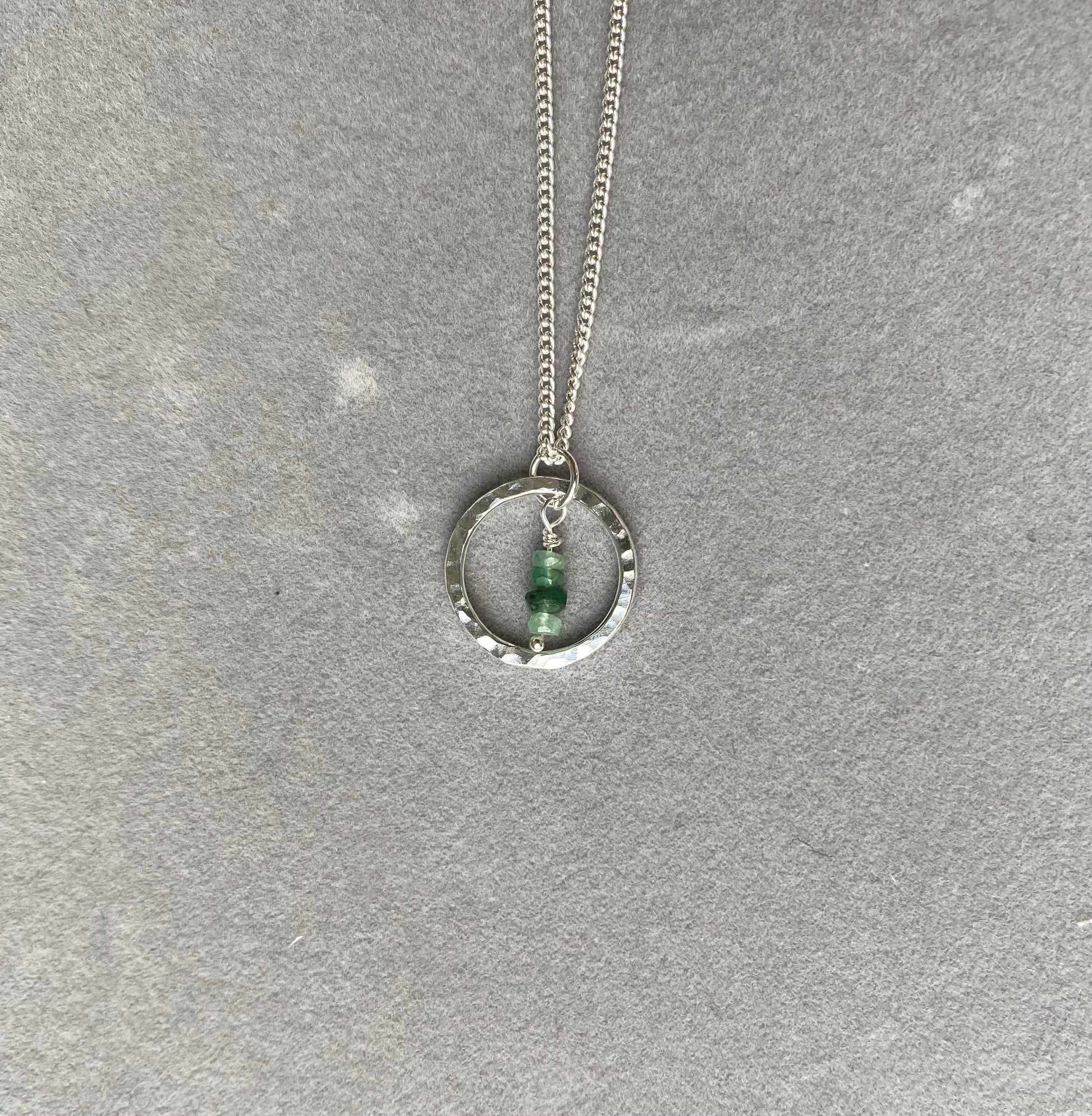 Emerald circle necklace NM47