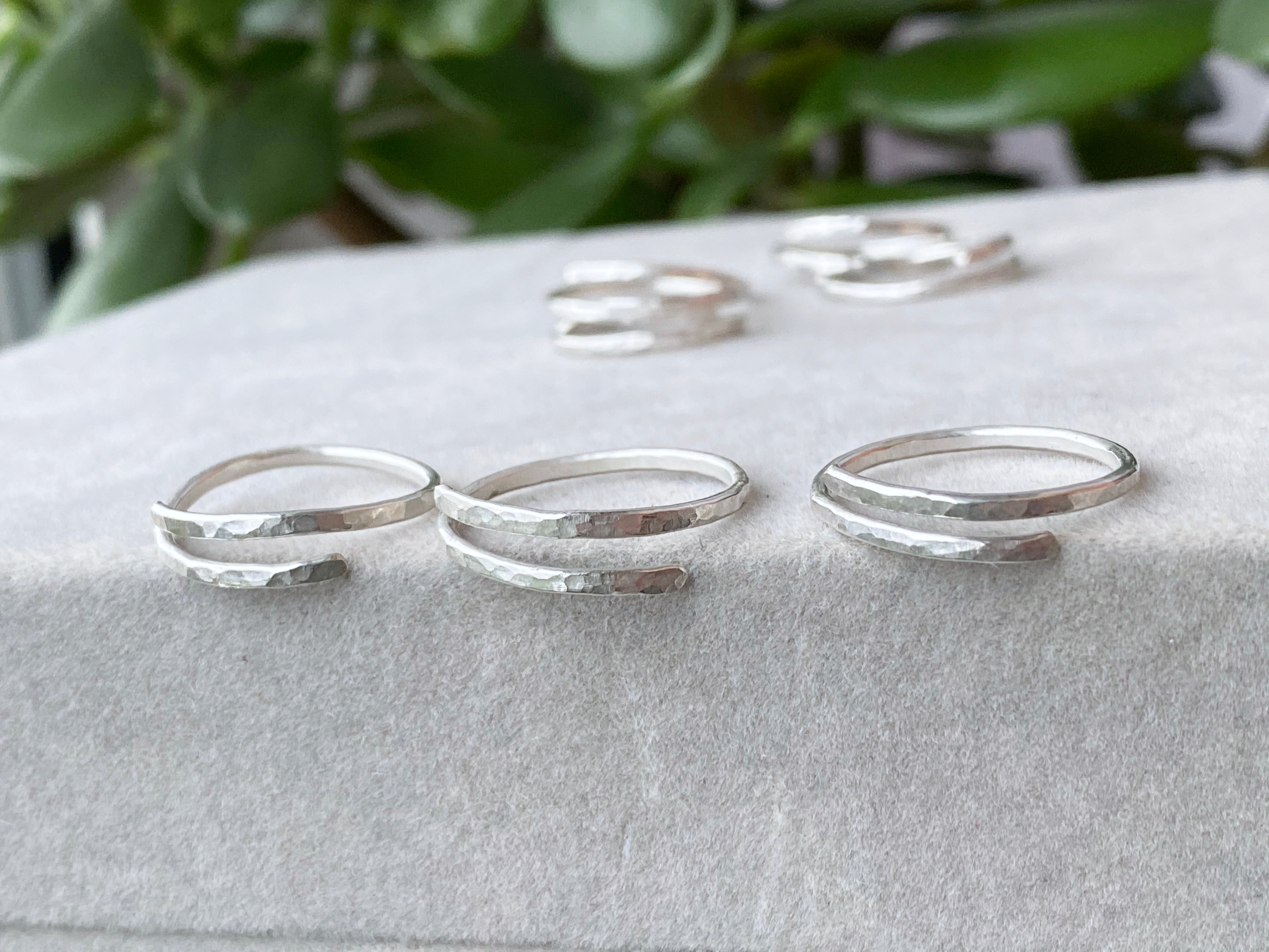 Hammered silver sales thumb ring